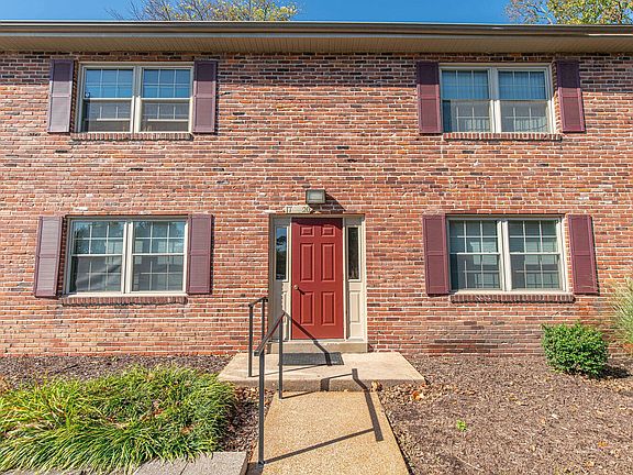 3rd image of 72 Van Mark Way #64