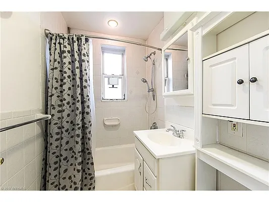 Sold by Dorsa Group | media 33