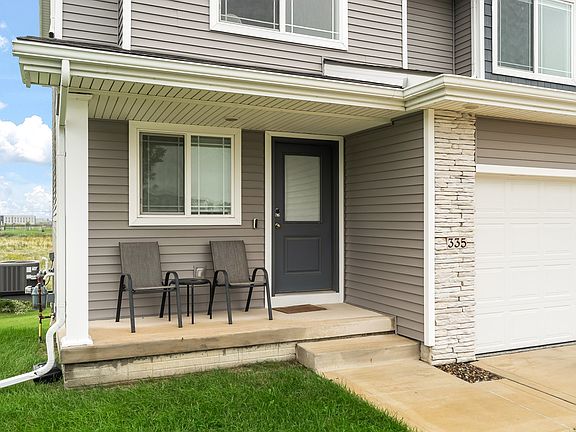 3rd image of 335 NW Horan Ct