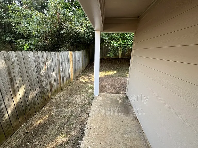 1513 Estacada Way — Photo 15