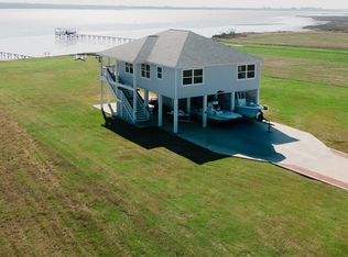 299 Bay Dr, Palacios, TX 77465