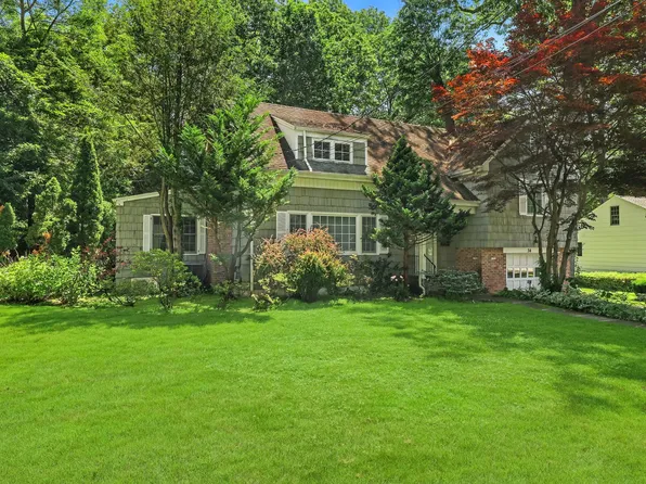 34 Woods Lane, Scarsdale, NY 10583