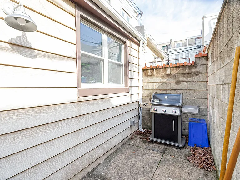 613 S Taney St — Photo 23
