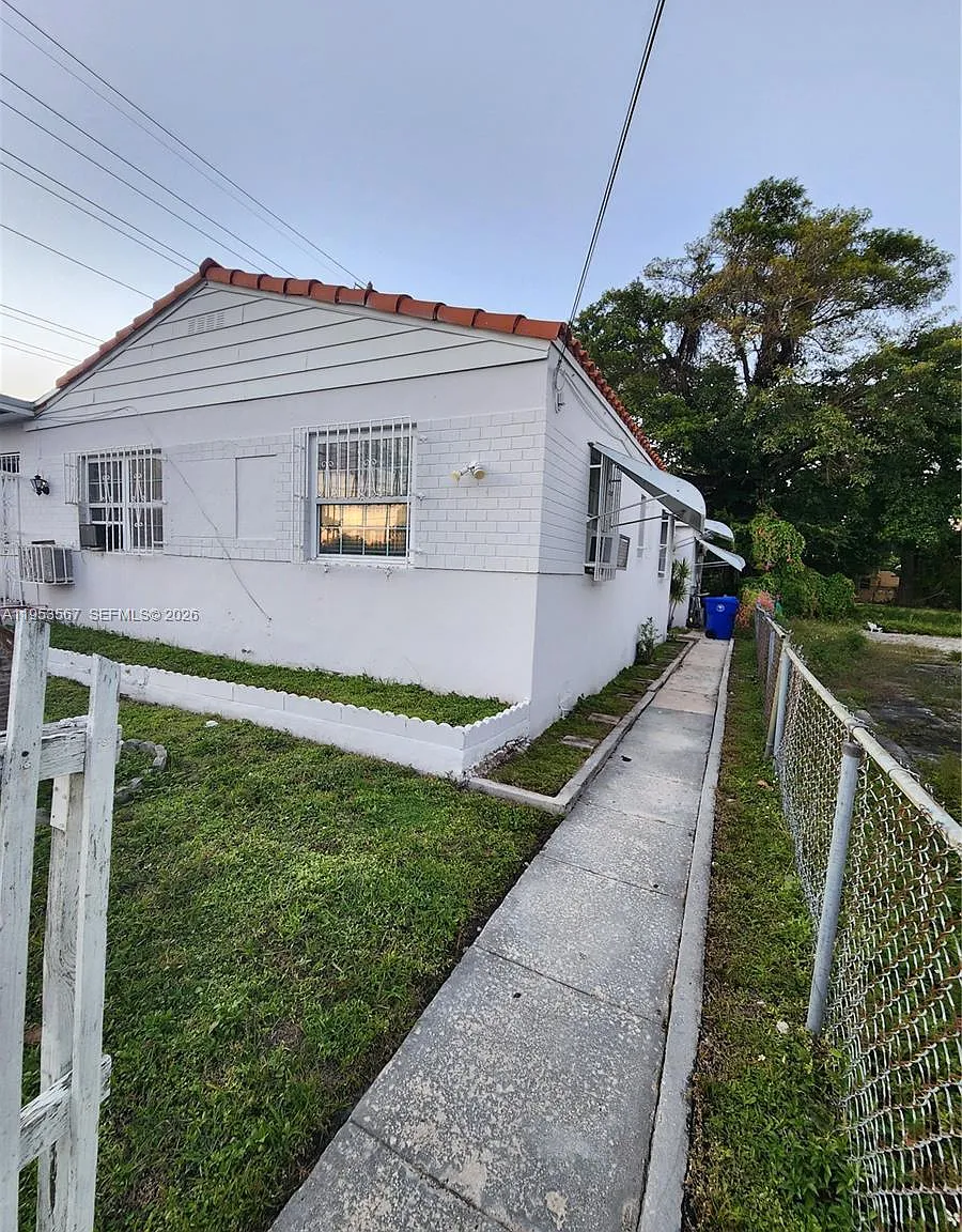 Gordon Dale Pk — Photo 1