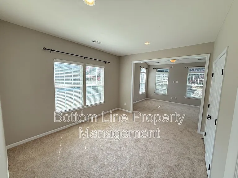 15007 Skypark Dr — Photo 19