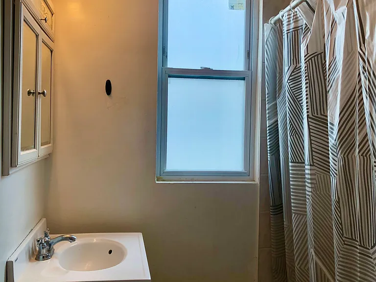 10 Underwood Park — Photo 14