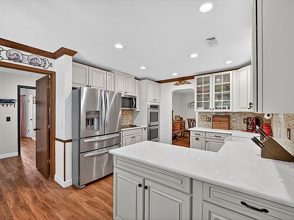 5th image of 2214 Ravinia Dr