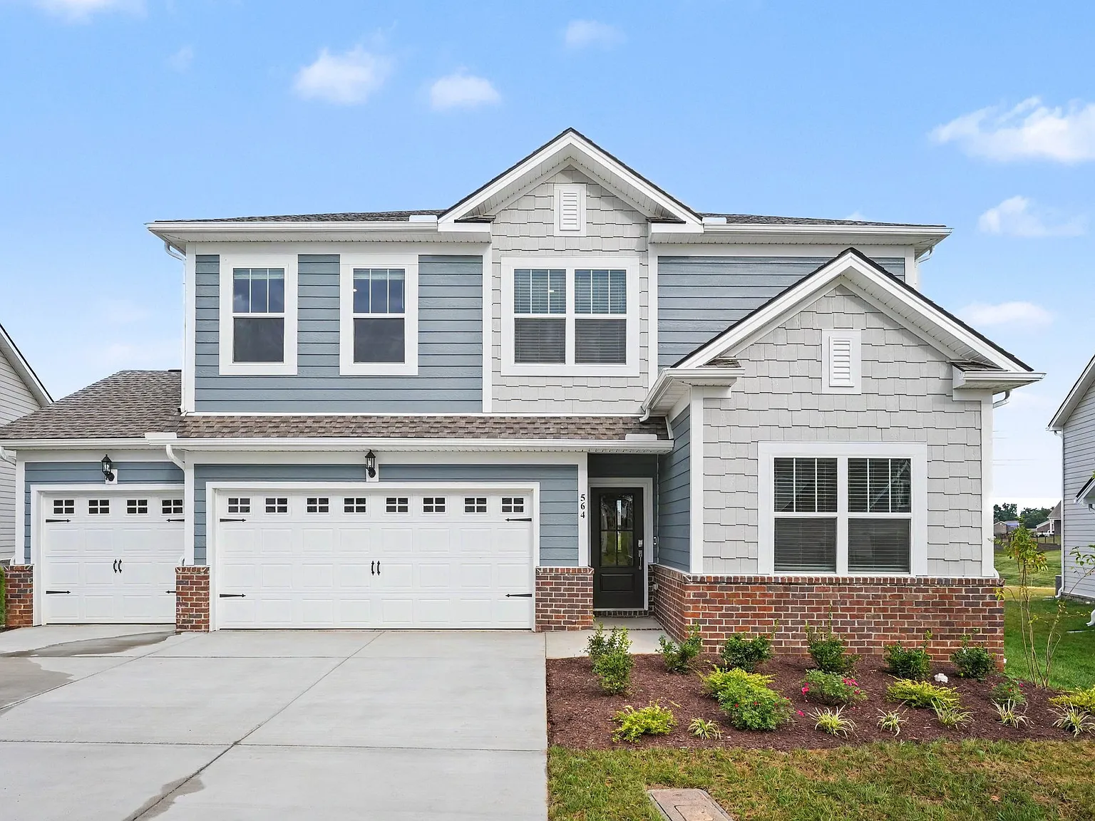5 bed, 3.5 bath, 2954 sqft, $3,095 — Photo 2