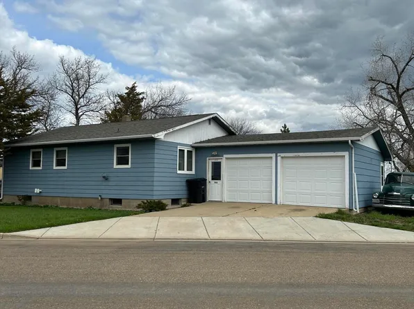 366 2nd Ave NW, Killdeer, ND 58640