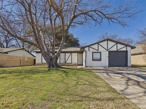 5701 Denise Dr, Haltom City, TX 76148