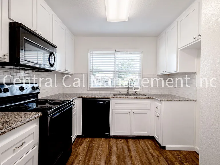 9904 Cimarron Trails Dr — Photo 5