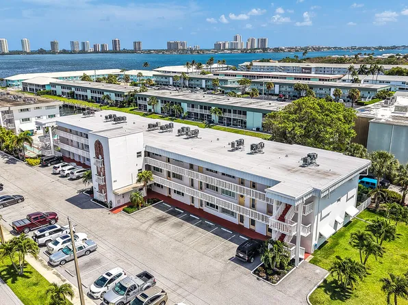 130 Doolen Court #109, North Palm Beach, FL 33408