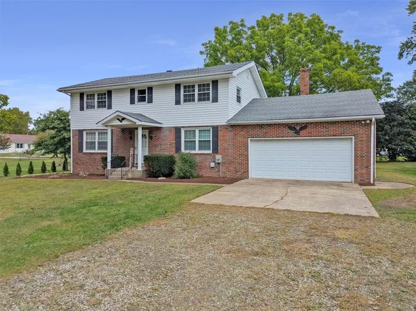 1715 Millfair Rd, Erie, PA 16505