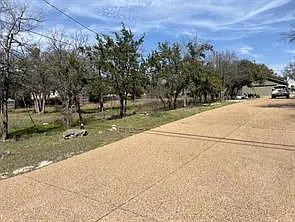 404 S Cougar Ave — Photo 2