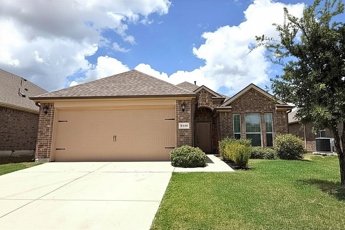 4 bed, 1618 sqft, $2,350 — Photo 1