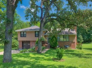 9021 Charlotte St, Kansas City, MO 64131