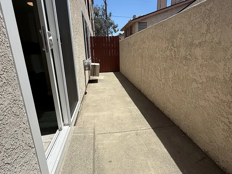 3348 Pasadena Ave #101 — Photo 16