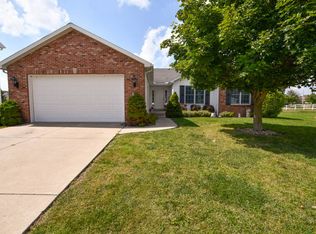 5 Rosewood Ct, Bloomington, IL