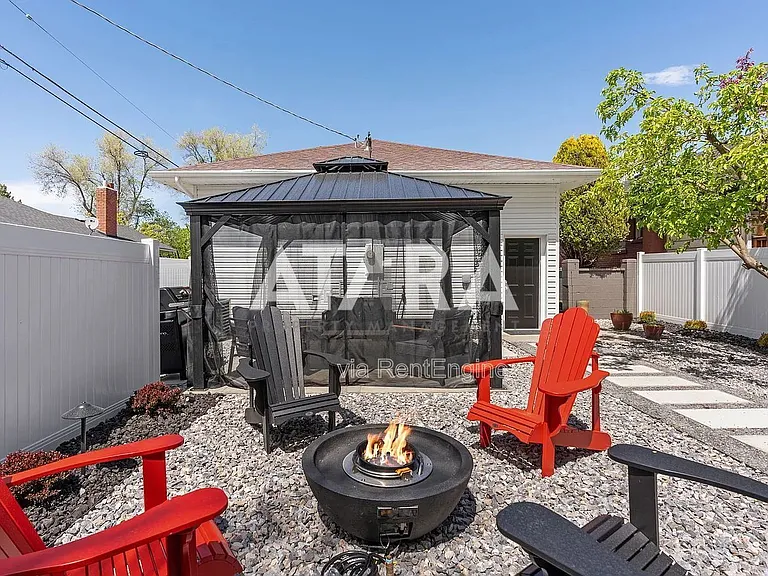 724 E Wilson Ave — Photo 40