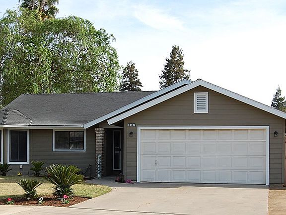 RV Parking with Large Lot 