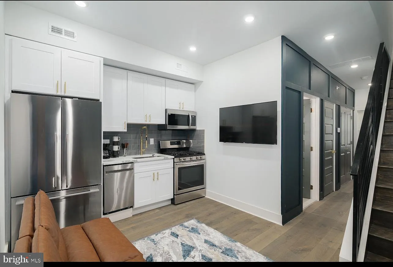 2 bed, 1710 sqft, $1,800 — Photo 1