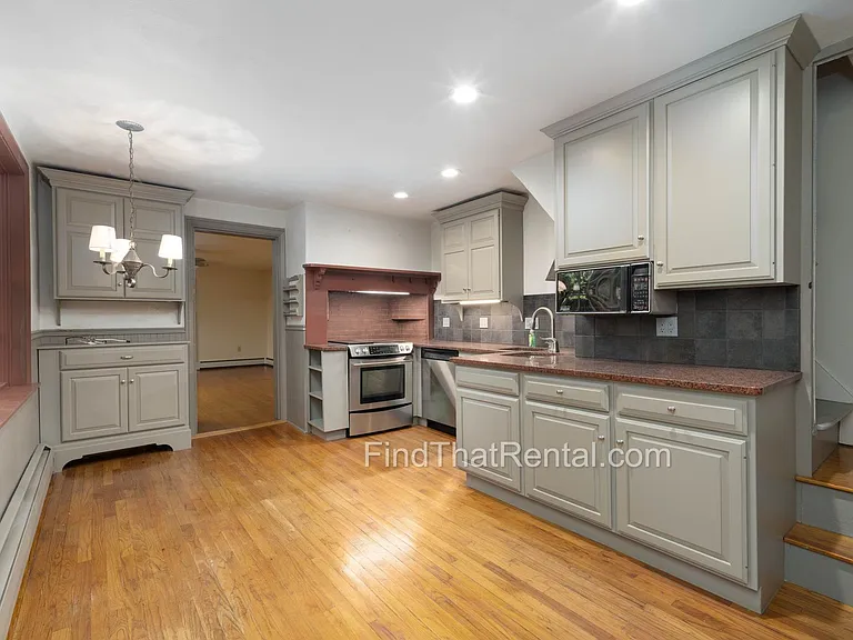 136 W Pomfret St — Photo 25