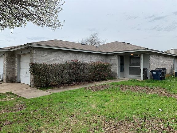2nd image of 3716 Hulen Park Cir