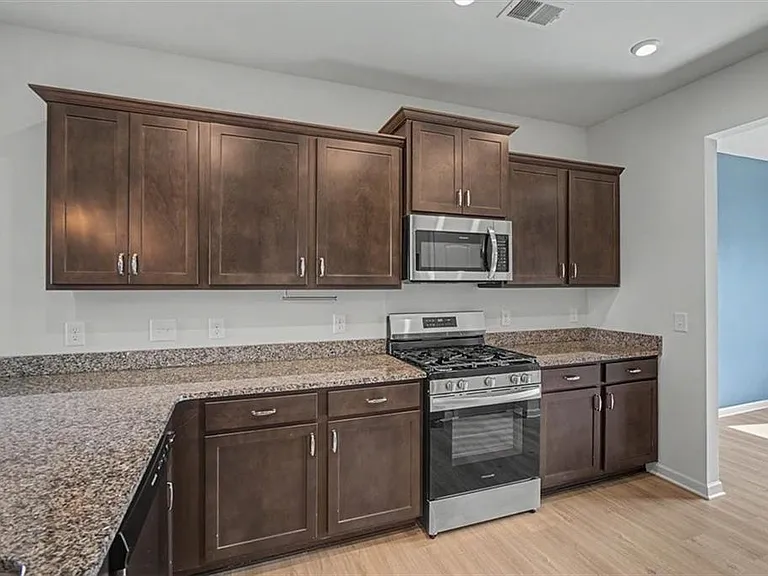514 Denton Dr — Photo 12