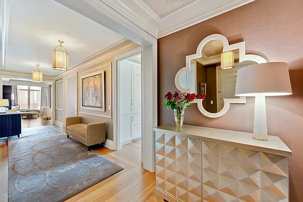 Sold by Mercedes Berk | media 9