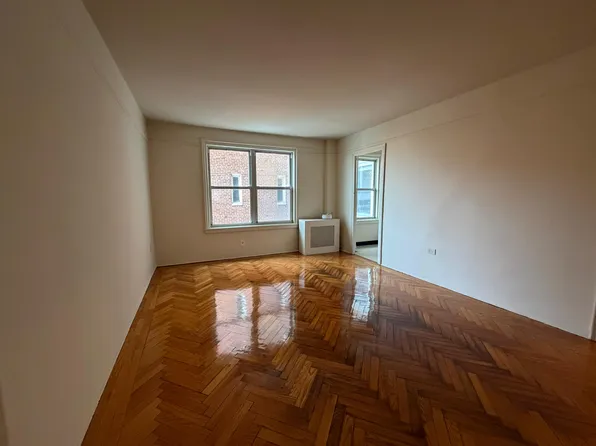 7200 Ridge Boulevard image 1 of 9