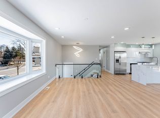 1116 S Busse Rd, Mount Prospect, IL 60056