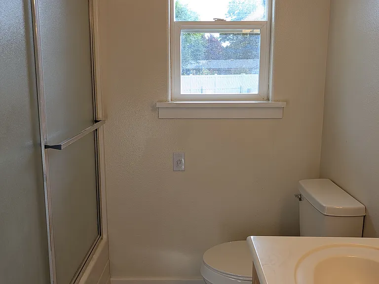 2723 Manchester Dr — Photo 14