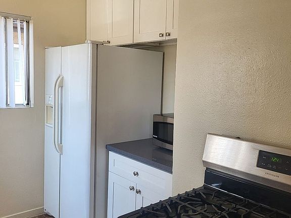3rd image of 828 S Glendale Ave APT 12