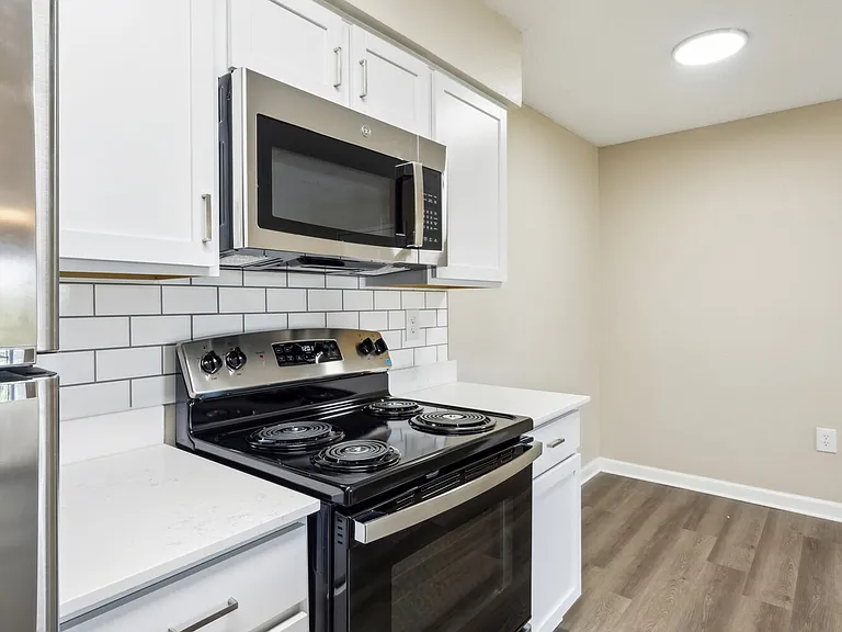 Cypress Pointe — Photo 3