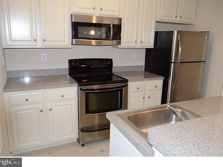 131 Prospect St — Photo 3