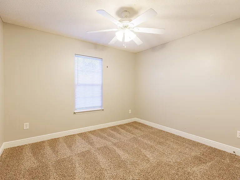 76 Brookfield Dr — Photo 27