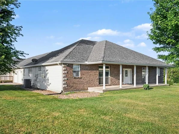 31005 Nottingham Ln, Lawson, MO 64062