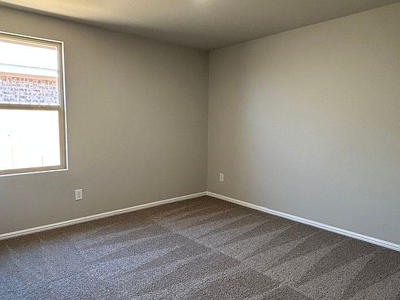 4th image of 7609 Silver Creek Ct