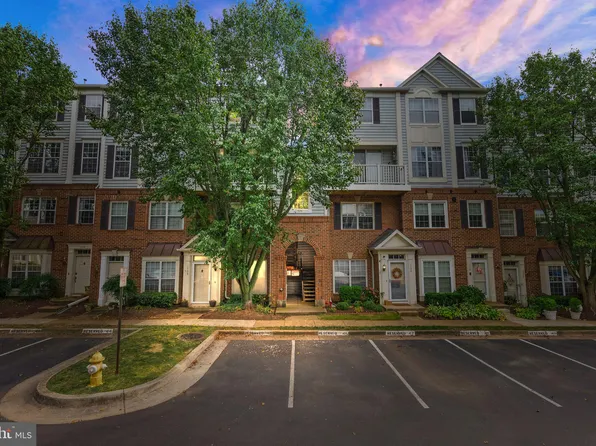 1724 Kingsgate Ct Unit 302, Alexandria, VA 22302