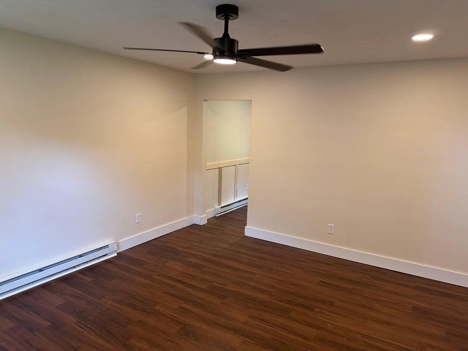 2 bed, 840 sqft, $1,000 — Photo 2