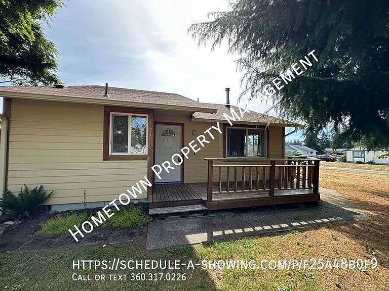 717 Lucerne Ln SE — Photo 1
