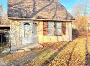 19148 Hilton Dr, Southfield, MI 48075