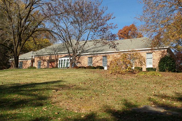 1st image of 619 Julia Dr