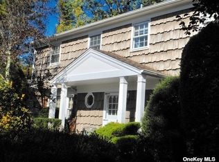 25 Lisa Ct, Syosset, NY 11791