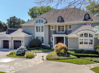 2400 Tennyson Ln, Highland Park, IL 60035