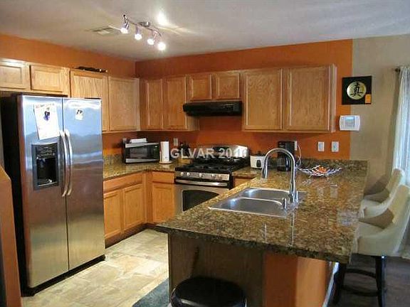 2nd image of 10356 Midnight Iris St