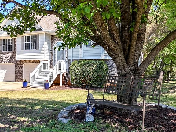 3rd image of 35 Meadowbridge Dr SW