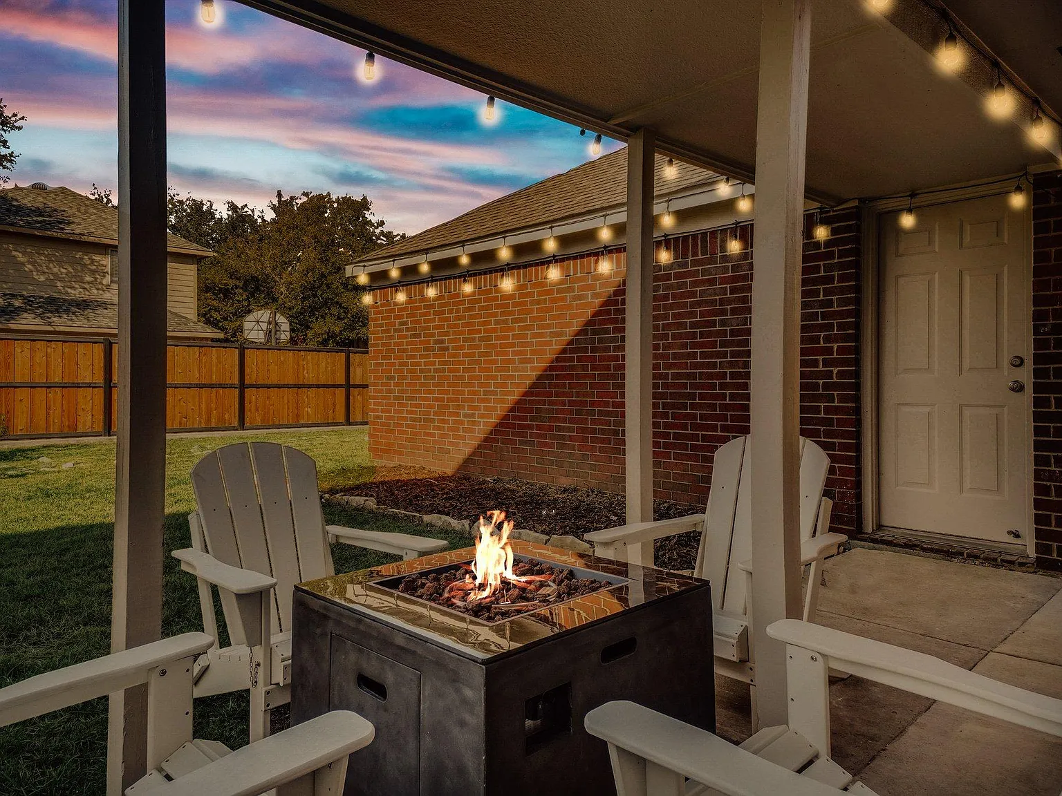 5 bed, 2.5 bath, 2638 sqft, $8,750 — Photo 3