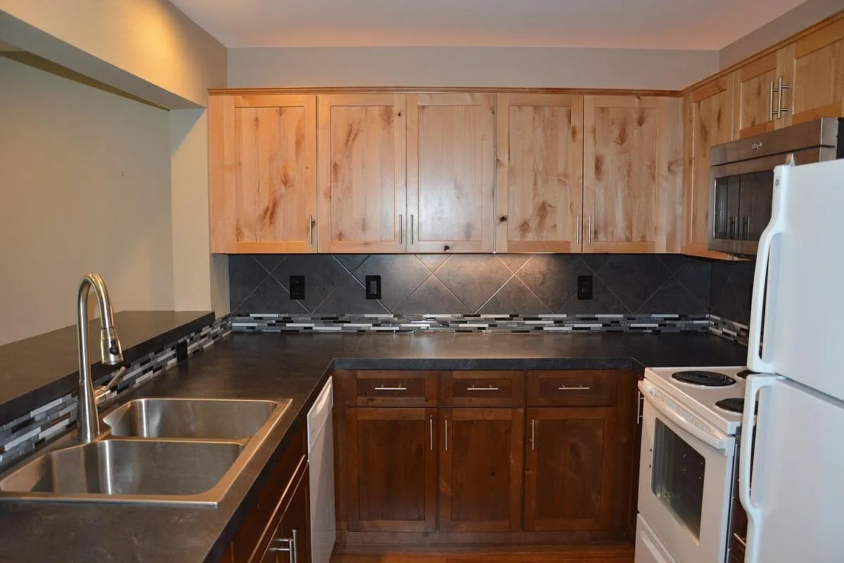 1 bed, 858 sqft, $1,995 — Photo 4