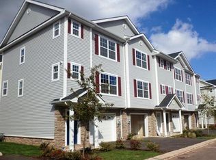 24 Keenan St, Somerset, NJ 08873